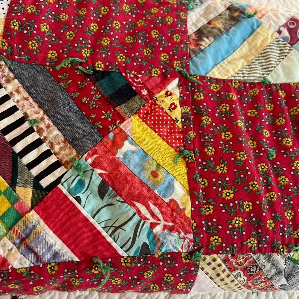 Vintage Handmade Patchwork Quilt Reversible Hexagon Floral Calico‎ Hand Tied Red